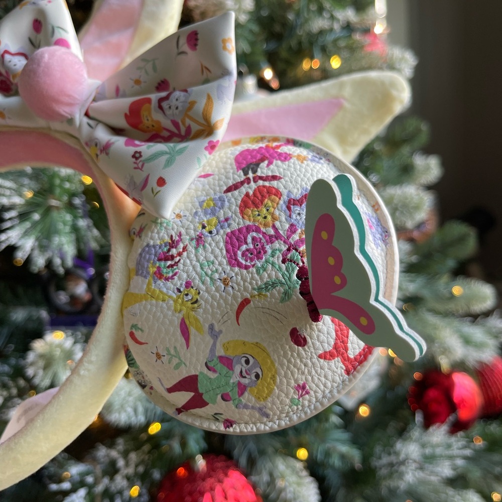 Minnie Ears Reigning Rabbits - Picture 6 of 7